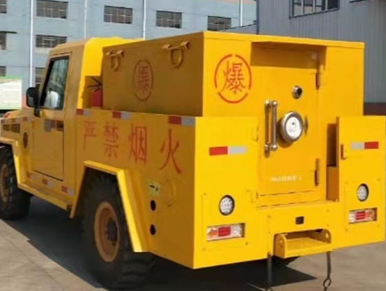 贵德凯龙爆破器材运输车：保障爆破任务的安全运行